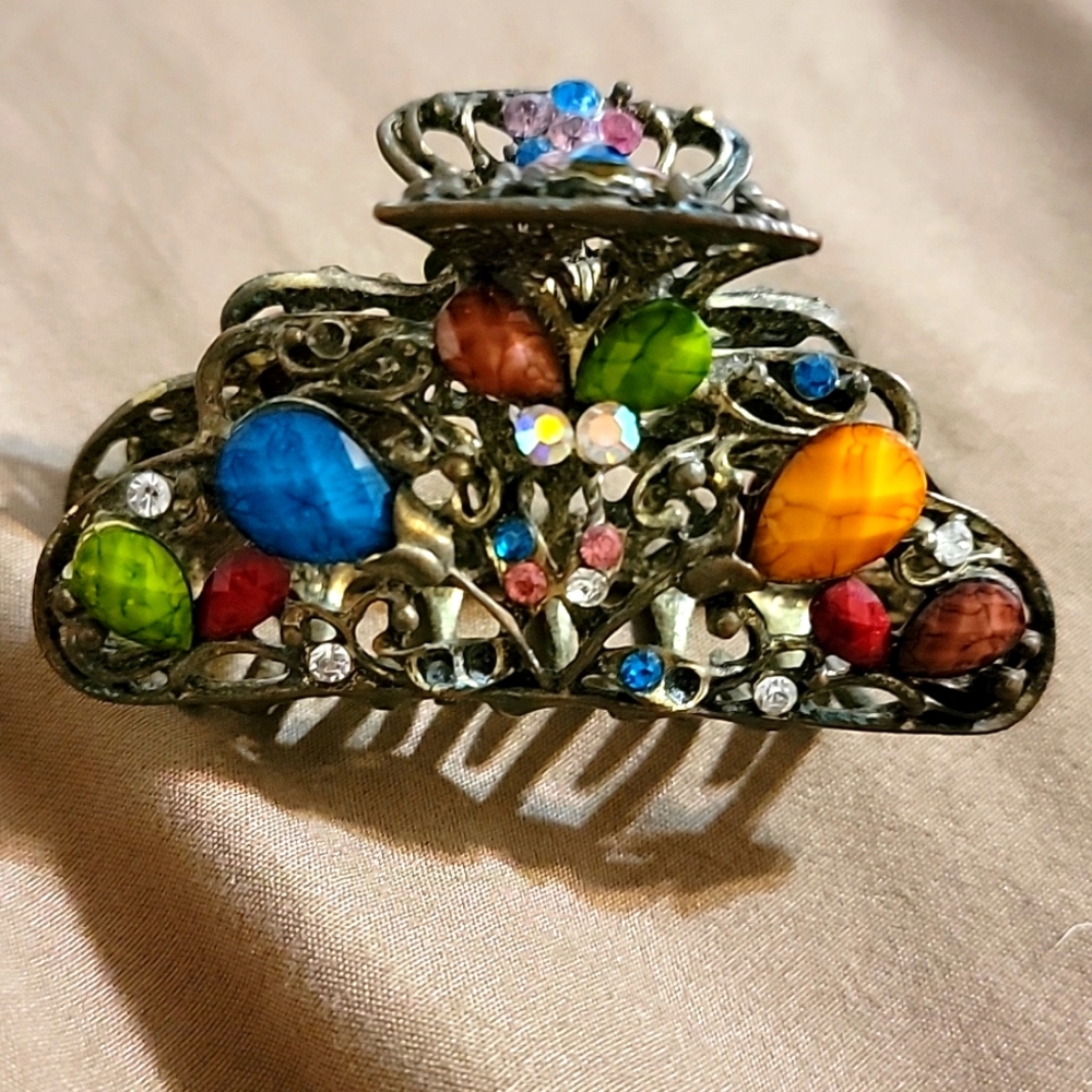 Vintage metal jeweled hair clip